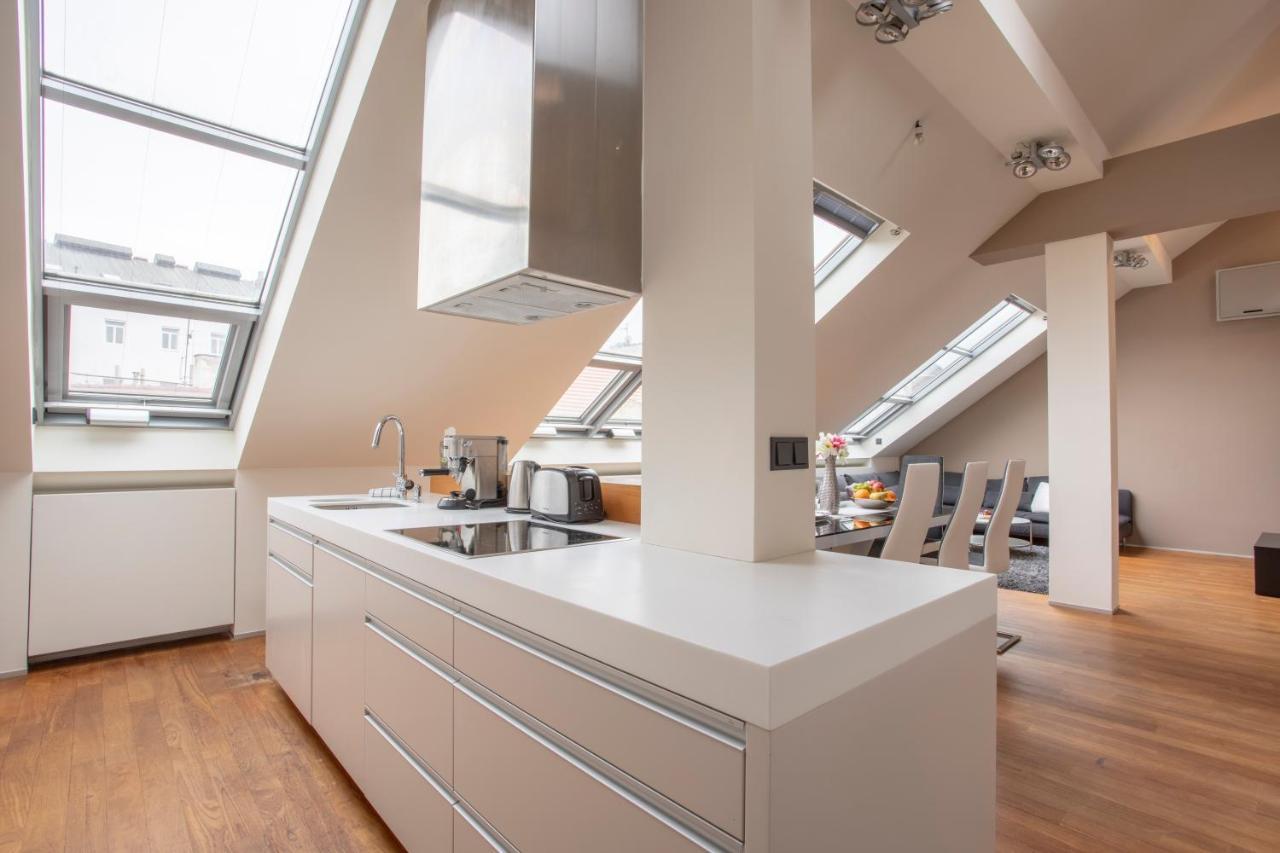 Luxury Central Duplex With Terrace Prague Exterior photo